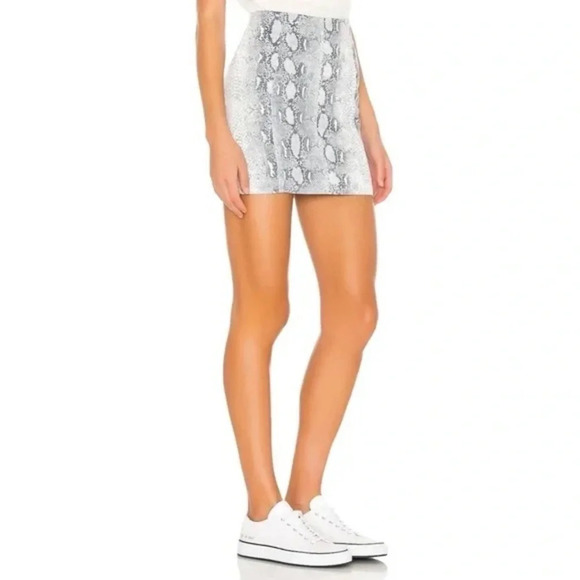 Free People Modern Femme Novelty Mini Snakeskin Skirt in Grey Combo Size 10 - Picture 6 of 16